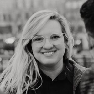 Meet your Posher, Akyera